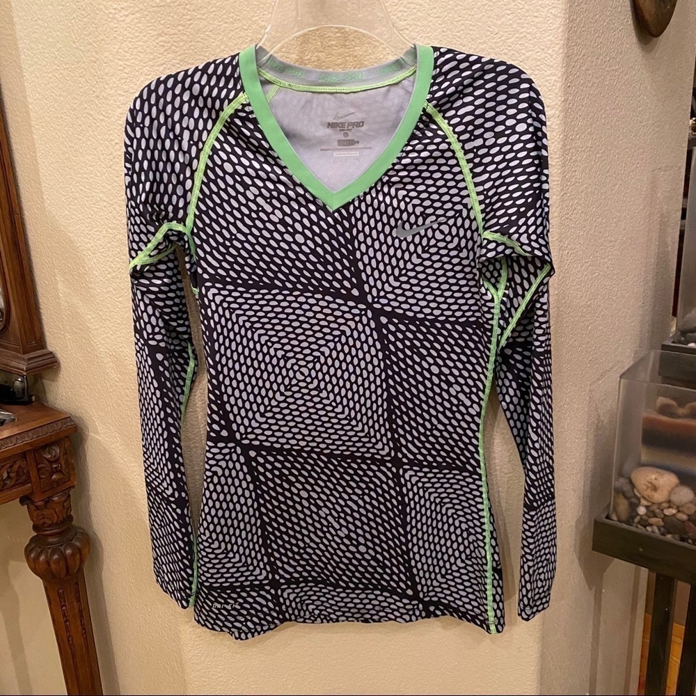 NIKE Fitted V-Neck Long Sleeve Top Size Small